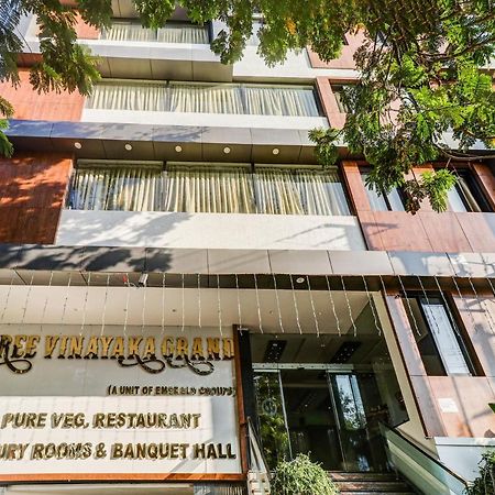 Oyo Townhouse 785 Sree Vinayaka Grand Hotel อนันตาปูร์ ภายนอก รูปภาพ