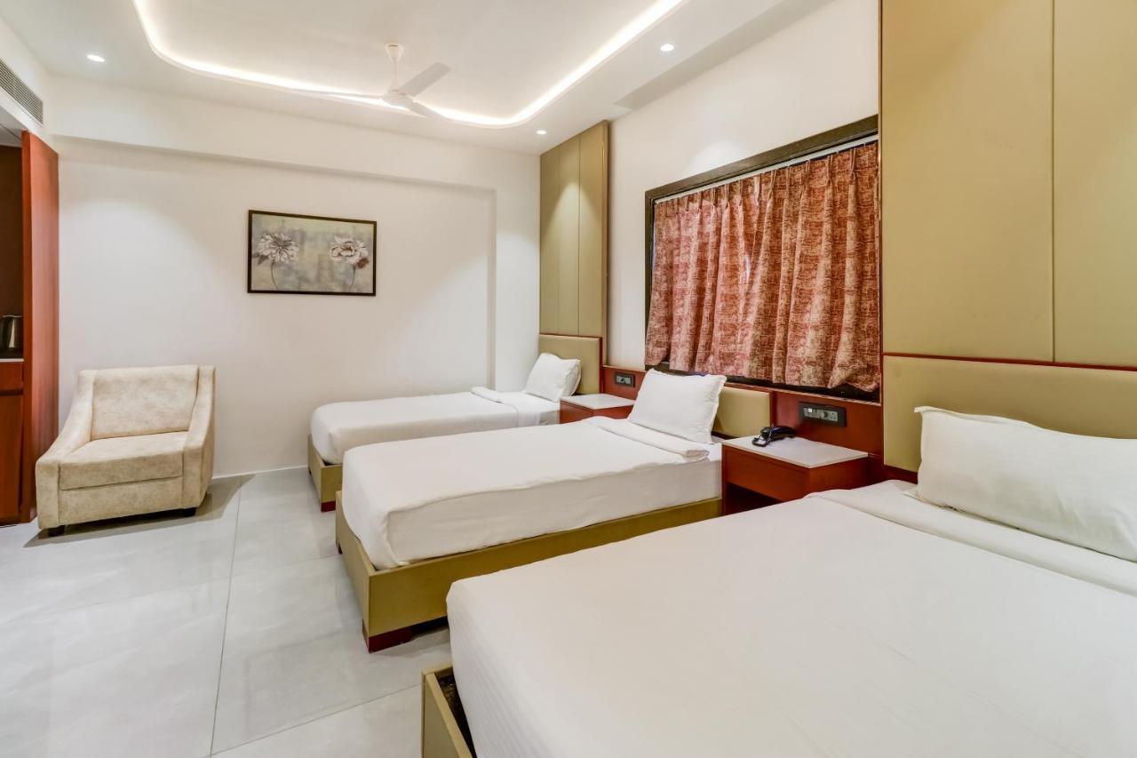 Oyo Townhouse 785 Sree Vinayaka Grand Hotel อนันตาปูร์ ภายนอก รูปภาพ