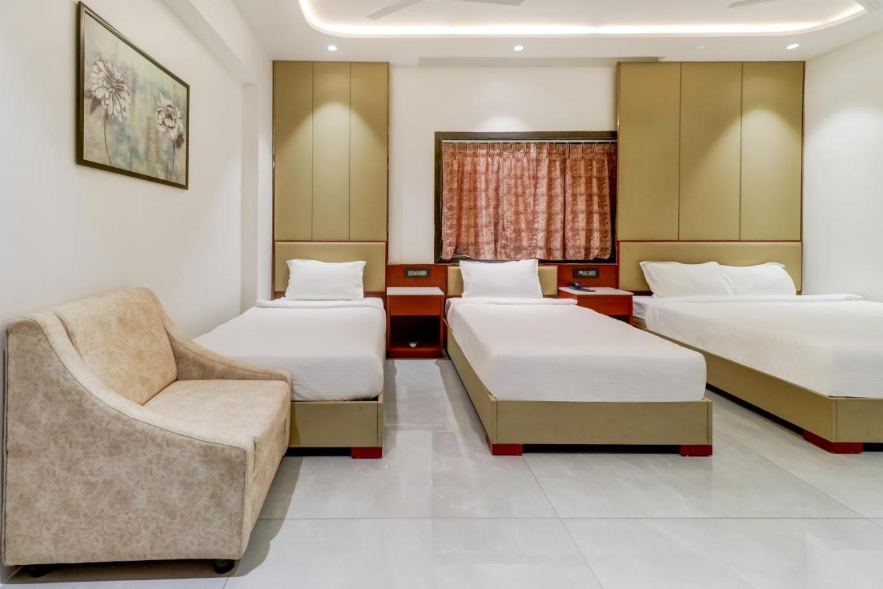 Oyo Townhouse 785 Sree Vinayaka Grand Hotel อนันตาปูร์ ภายนอก รูปภาพ