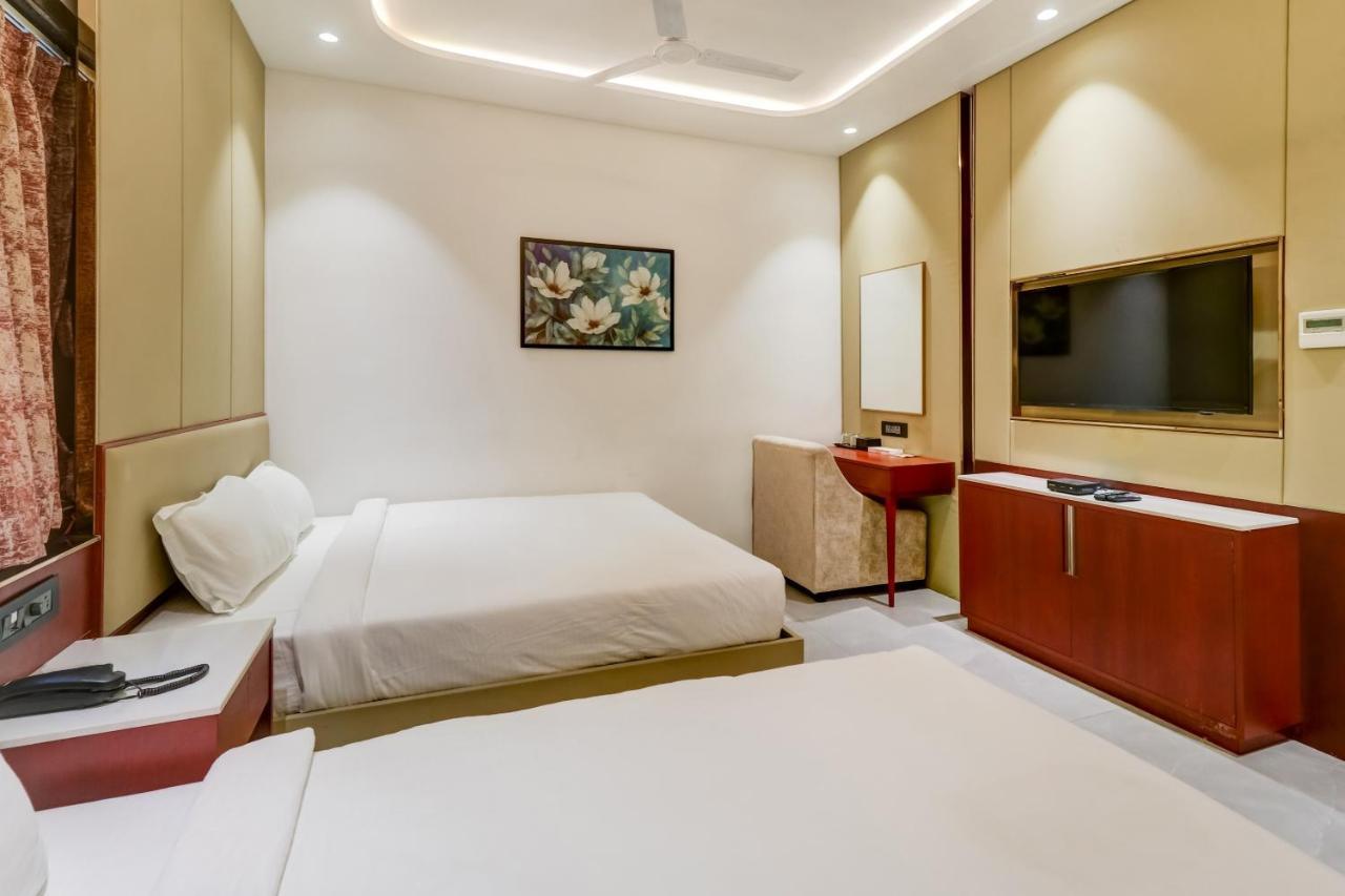 Oyo Townhouse 785 Sree Vinayaka Grand Hotel อนันตาปูร์ ภายนอก รูปภาพ