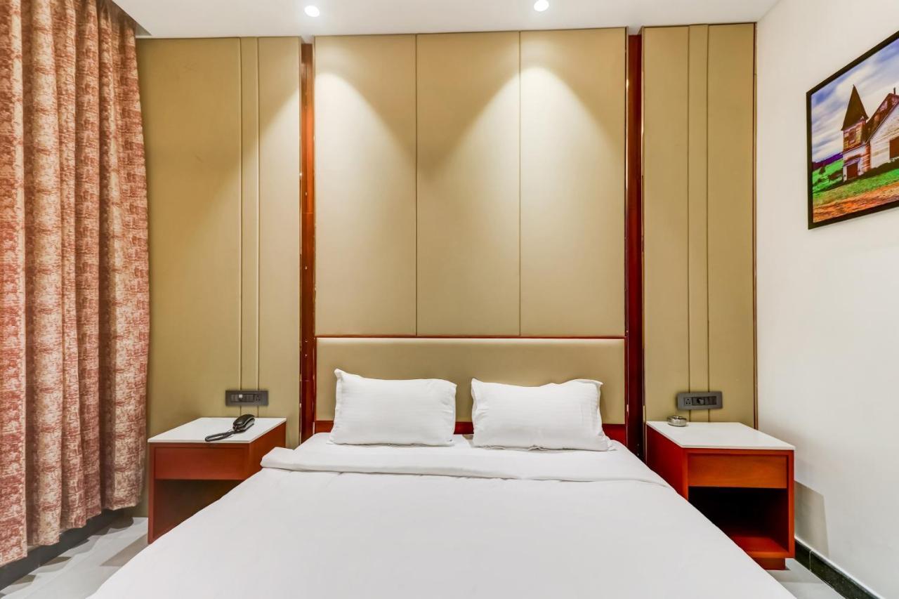 Oyo Townhouse 785 Sree Vinayaka Grand Hotel อนันตาปูร์ ภายนอก รูปภาพ